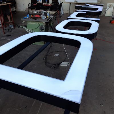 Doruk masa sandalye çatı tabelası aluminyum pleksi kutu harf tabela